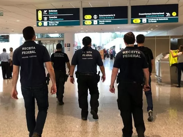 Polícia Federal prende brasileiro procurado pela Interpol no Aeroporto de Confins