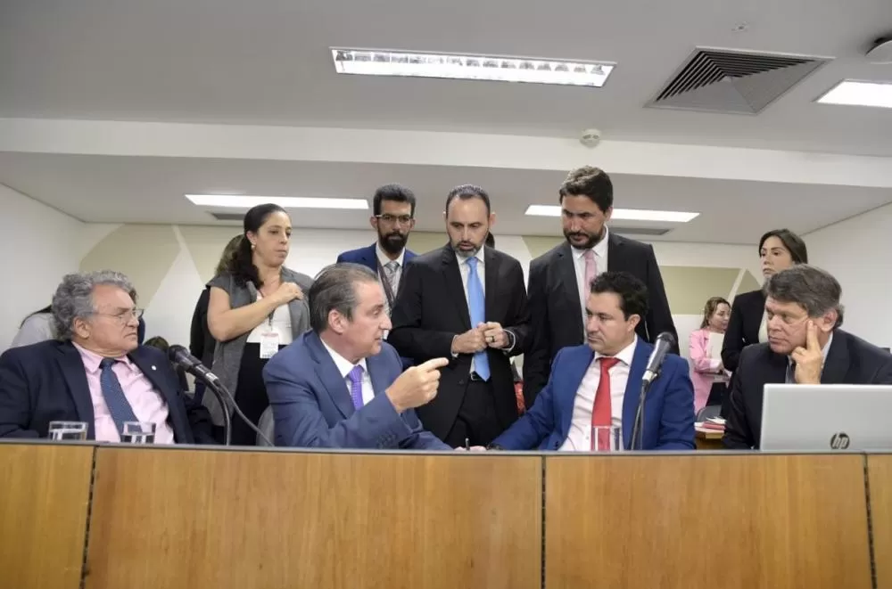 Governo Zema barra aumento de parcelas do IPVA, mas adia o início da cobrança para fevereiro