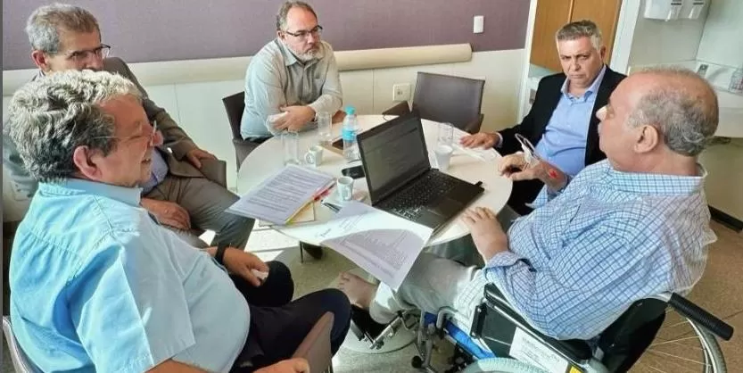 Fuad Noman segue trabalhando do hospital enquanto exames apontam remissão do câncer