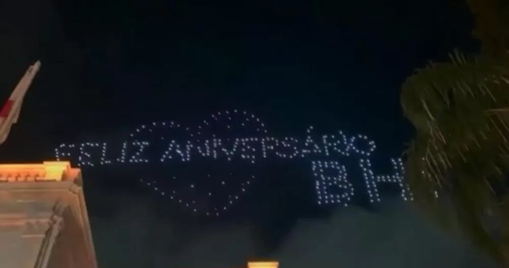 BH comemora 127 anos com espetáculo de drones na Praça da Liberdade