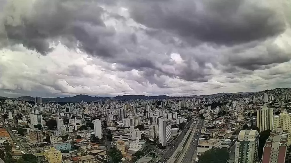 Chuva persiste na região de Belo Horizonte com alerta de risco geológico na segunda quinzena de dezembro