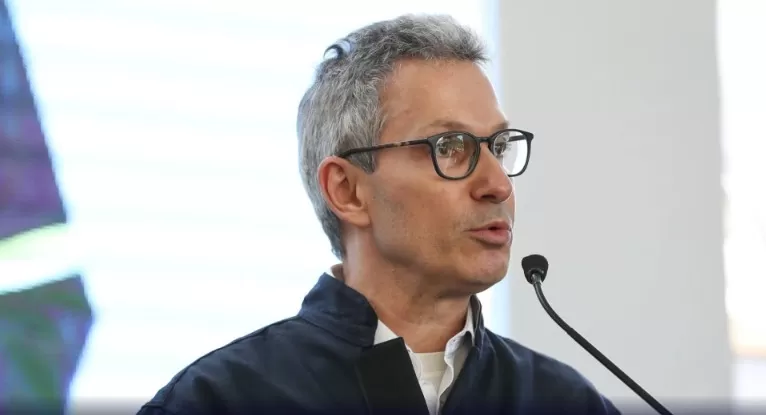 Zema sanciona lei que adia pagamento do IPVA para fevereiro de 2025