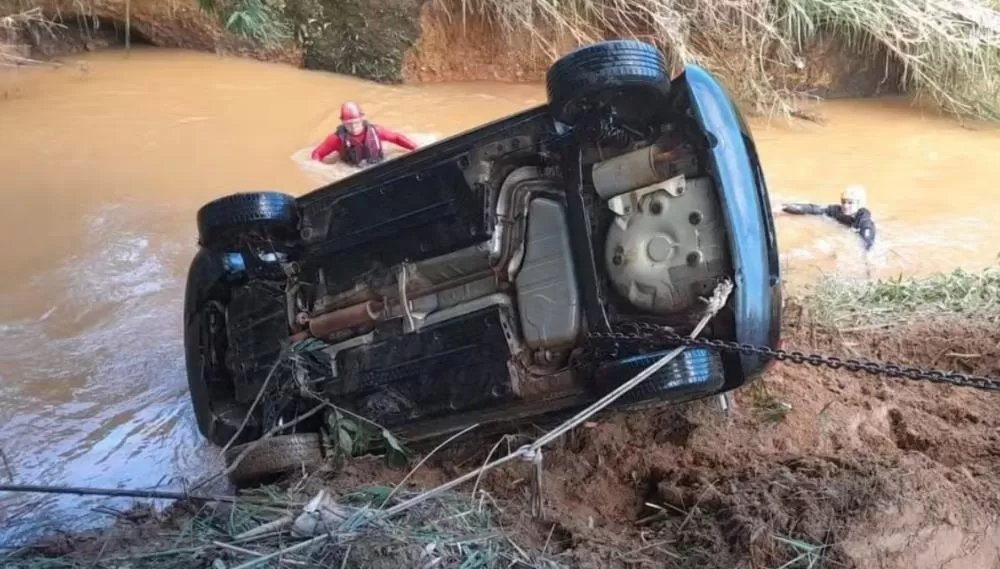 Chuva em Minas Gerais deixa oito mortos e centenas de desabrigados