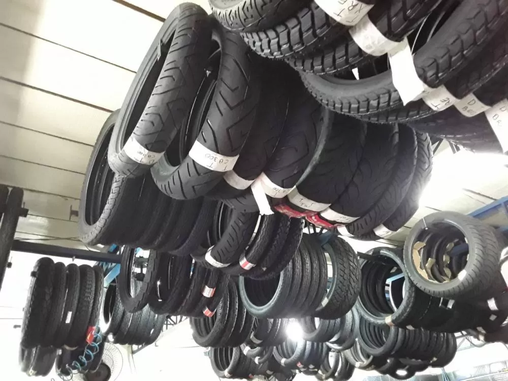 Ladrões furtam cerca de 90 pneus em loja de Matozinhos; prejuízo de R$ 50 mil