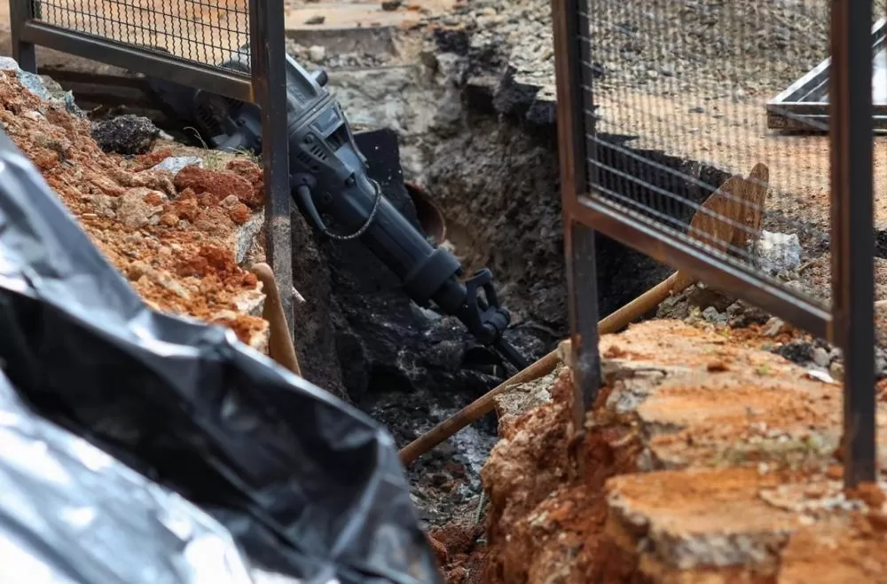 Explosão em obra da PBH deixa trabalhadores feridos por descarga de alta tensão