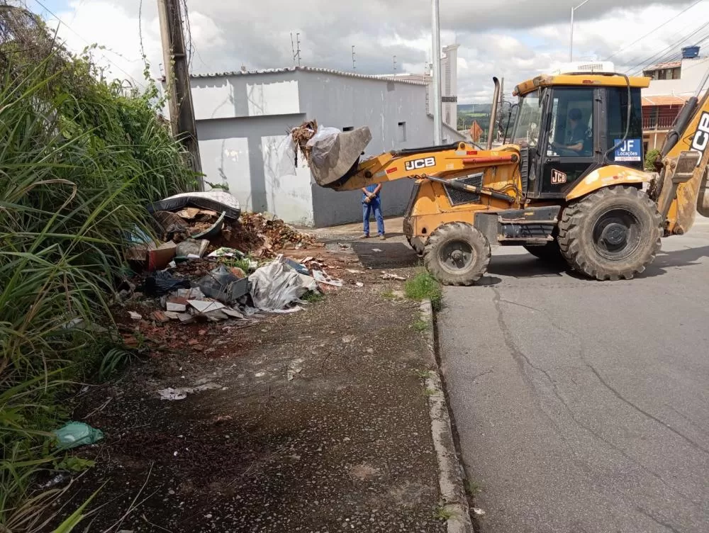 Prefeitura de Pedro Leopoldo recolhe quase 50 toneladas de entulho em menos de uma semana