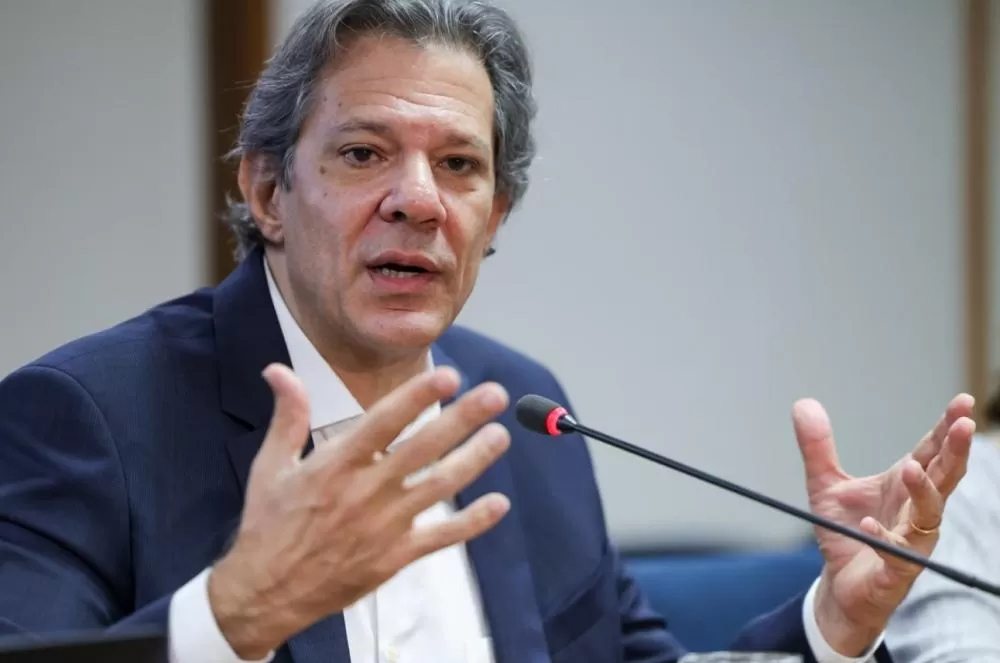 Haddad anuncia medida provisória para garantir pix gratuito e proteger sigilo bancário