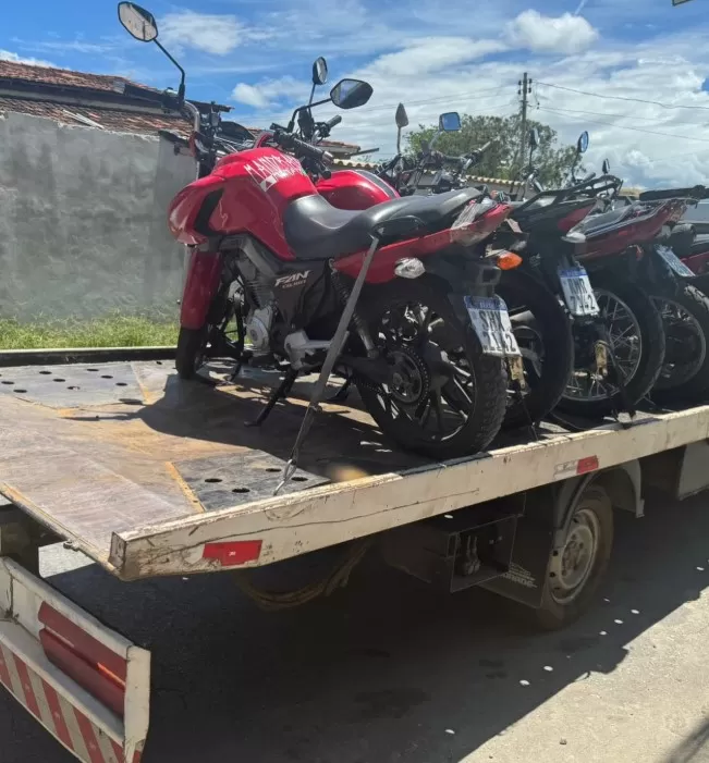Operação “Cavalo de Aço” apreende 18 motocicletas e conduz dois suspeitos em Lagoa Santa