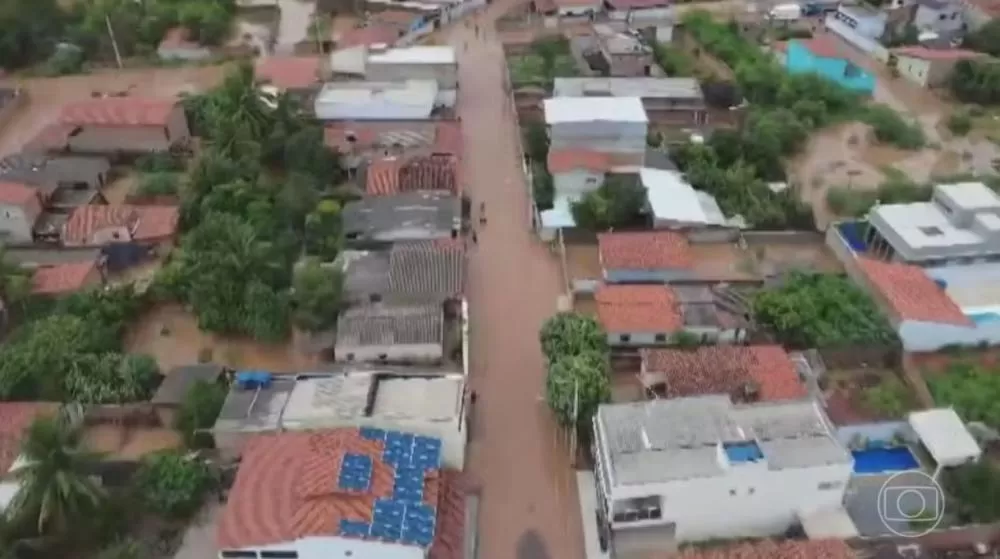 100 cidades decretam emergência devido às chuvas em Minas Gerais