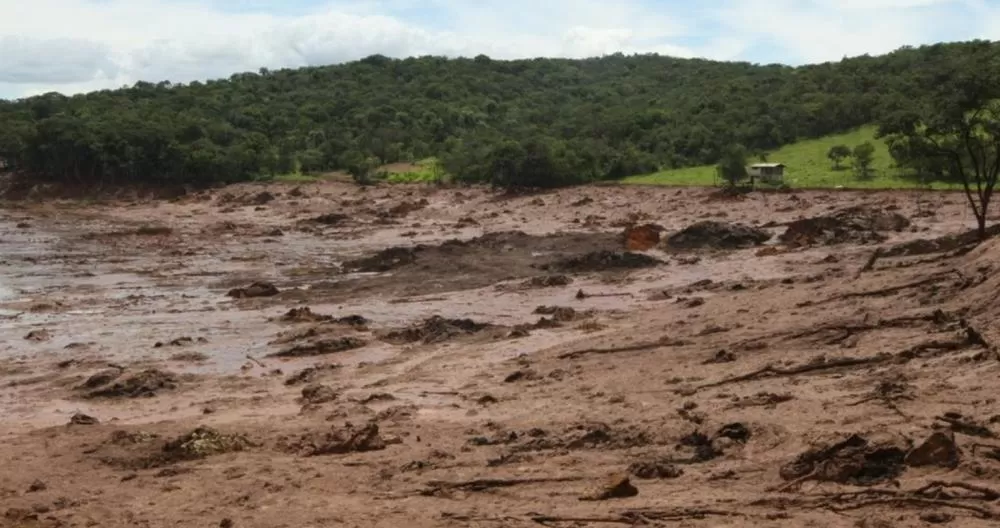 Metais pesados ​​são detectados na urina de crianças de Brumadinho; aponta estudo da Fiocruz