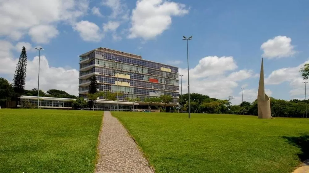 UFMG se mantém como a 6ª melhor universidade do Brasil em ranking britânico
