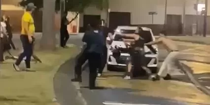 Advogado é morto a facadas em praça de BH; suspeito é preso em flagrante