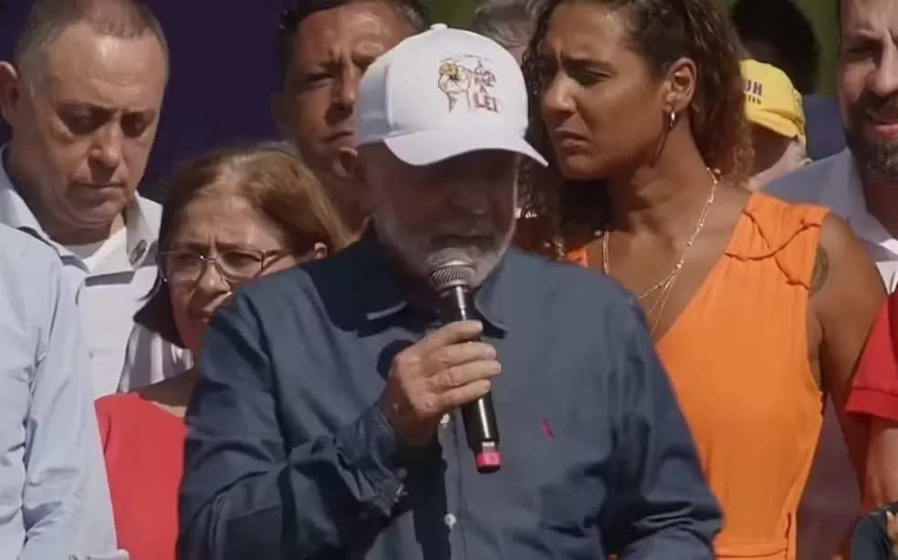 Em ato de 1º de maio, Lula sanciona isenção do imposto de renda para quem ganha até dois salários mínimos