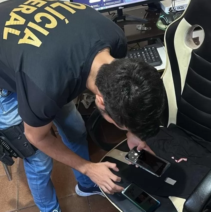 Polícia Federal prende dois homens suspeitos de armazenar e compartilhar conteúdo de abuso infantil em Minas