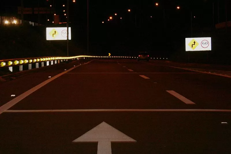 Carro capota na MG-424 na noite deste sábado em Vespasiano
