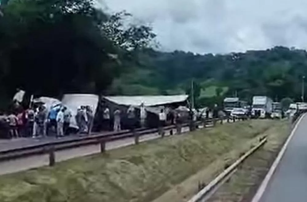 Acidente fatal na Fernão Dias provoca congestionamento na Grande BH