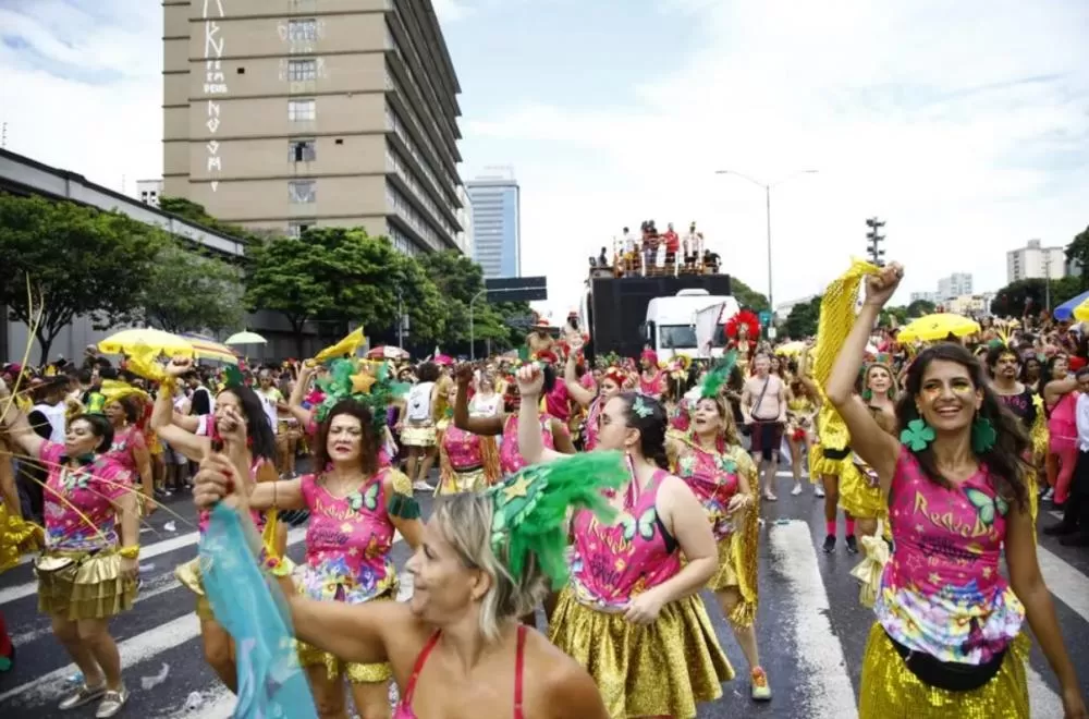 Folião deve gastar quase R$ 180 por dia no Carnaval de BH