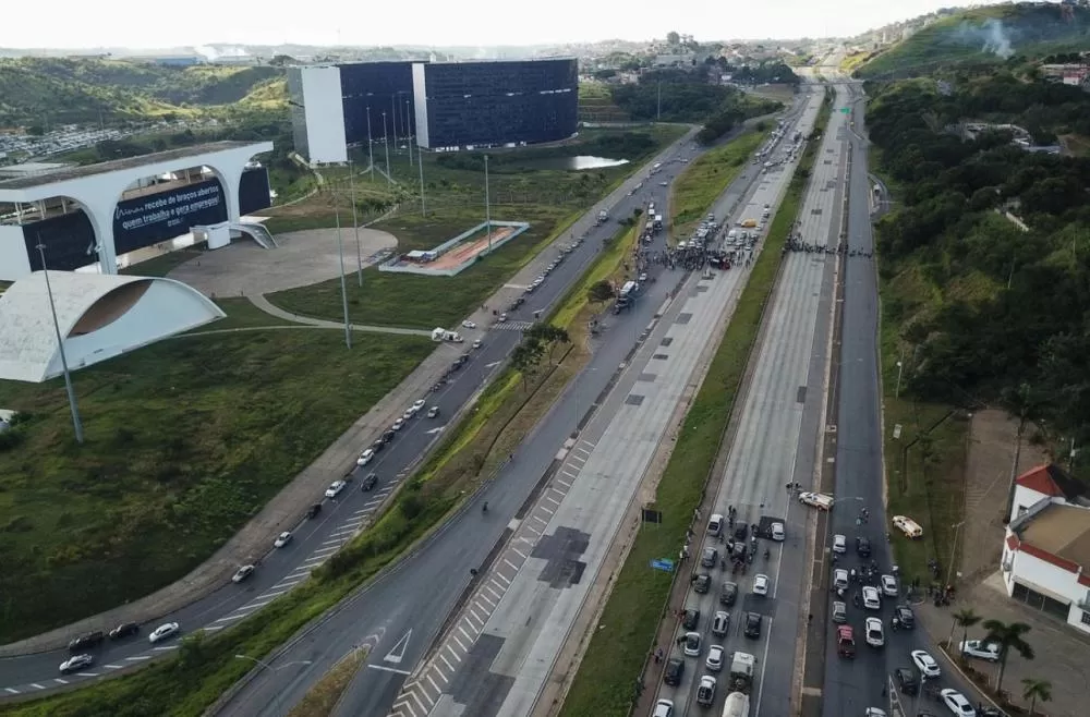 Álvaro Damião se posiciona contra pedágios e propõe municipalização do trecho da MG-010