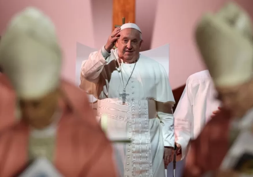 Papa Francisco tem carta de renúncia pronta e saúde preocupa o Vaticano