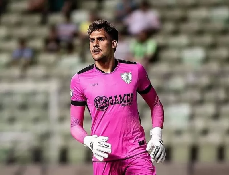 Goleiro do América sofre ataques virtuais e registra boletim de ocorrência