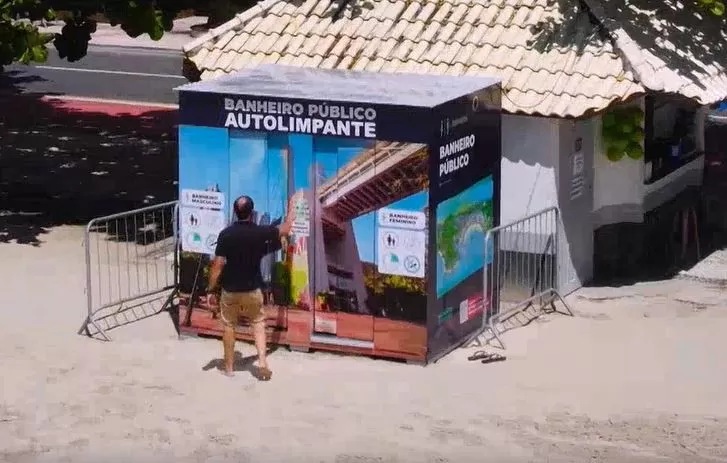 BH inaugura primeiro banheiro autolimpante na Praça da Estação