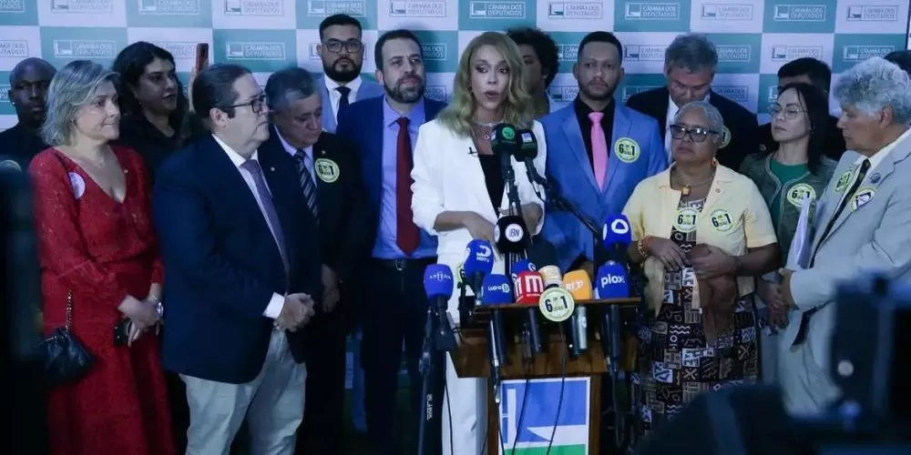 PEC contra escala 6x1 é protocolada na Câmara com apoio de 234 deputados