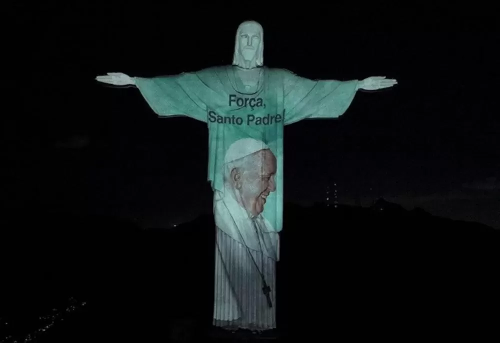 Cristo Redentor exibe projeção em homenagem ao papa Francisco