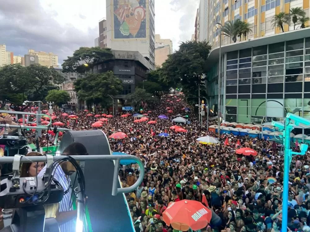Carnaval de BH bate recordes e pode ter mega shows diários em 2026