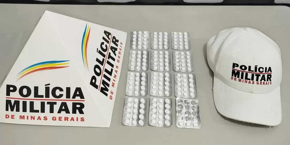 Caminhoneiro é preso com 168 comprimidos de rebite após ultrapassagem proibida em MG