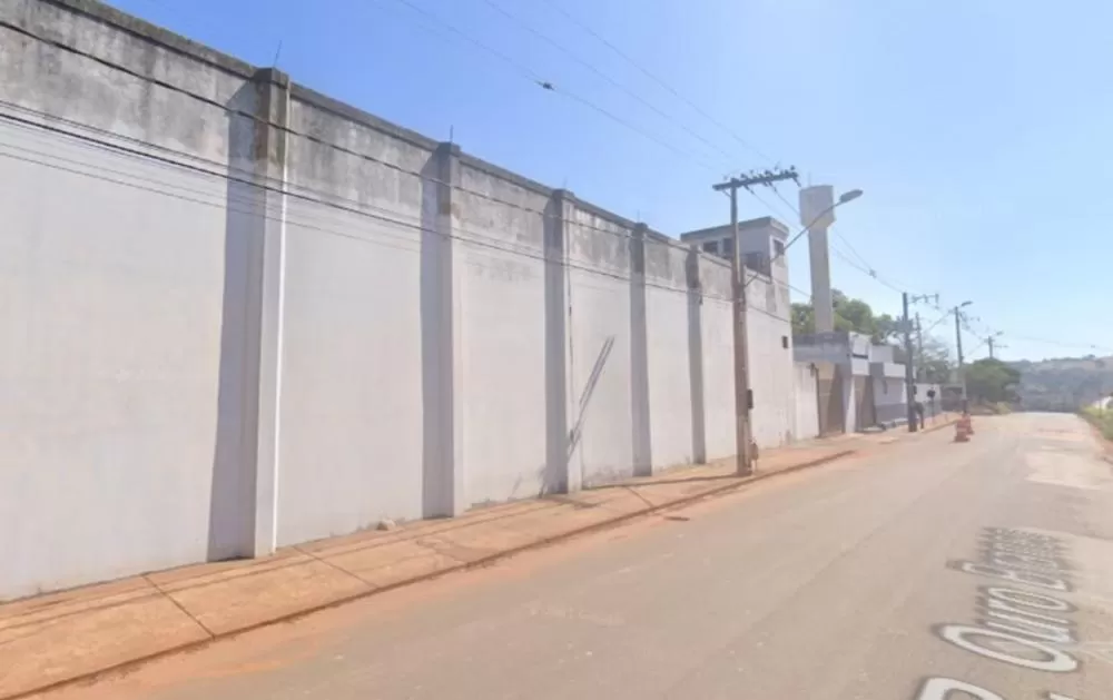 Mulher surta em frente a presídio em Minas após término de relacionamento com detento