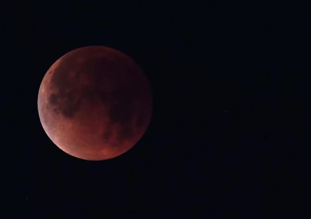 Lua de Sangue: primeiro eclipse lunar de 2025 pode ser visto em todo o Brasil nesta sexta-feira