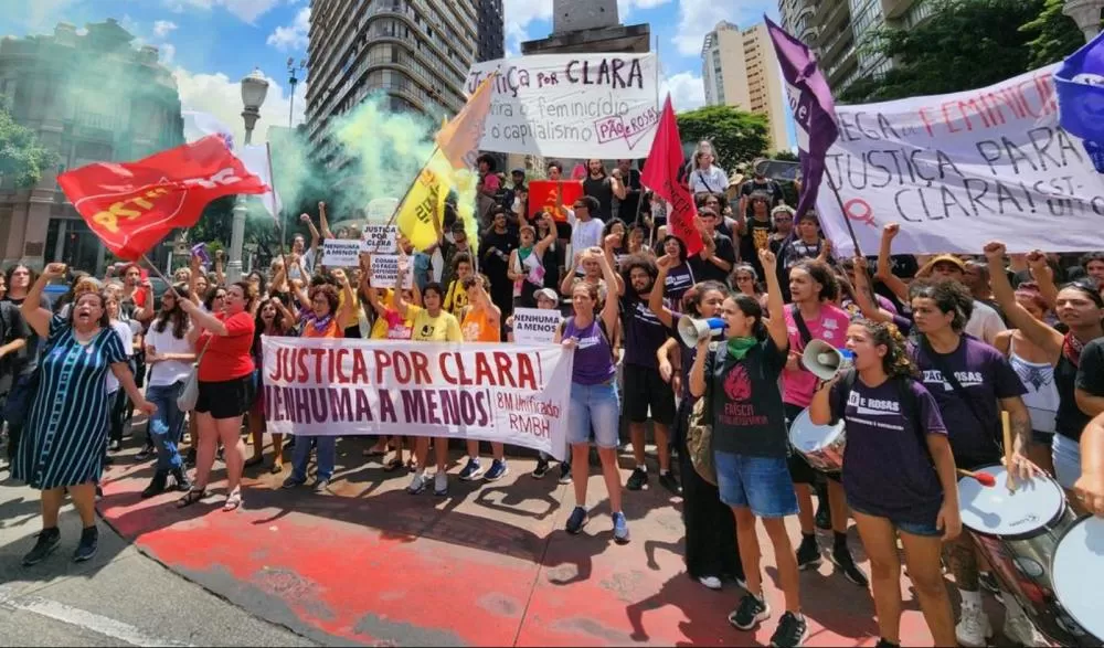 Manifestação na Praça 7 cobra justiça por Clara Maria, jovem brutalmente assassinada em BH