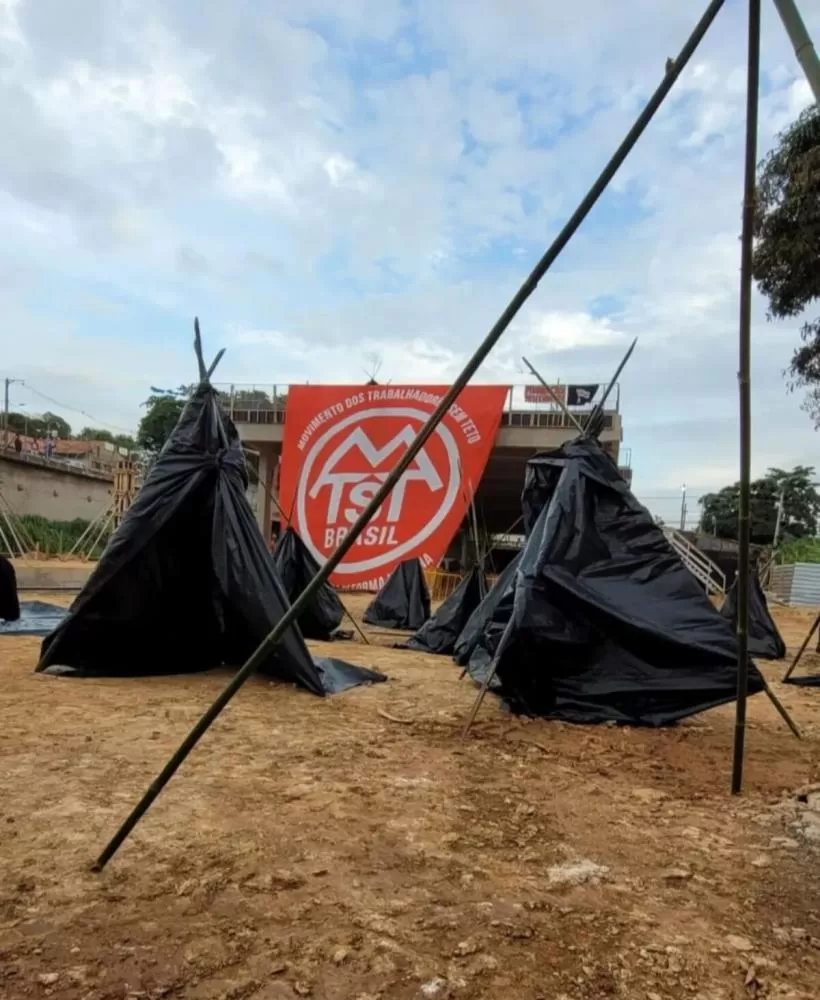 MTST ocupa obras da Linha 2 do Metrô de BH e cobra reassentamento digno