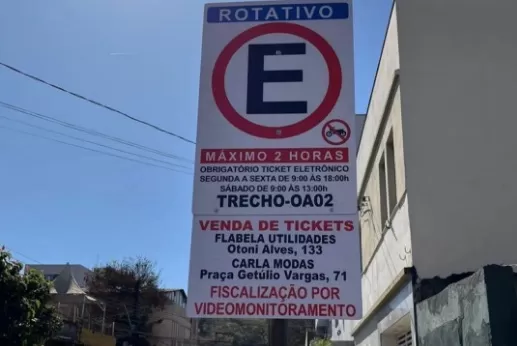 Estacionamento rotativo entra em funcionamento em Pedro Leopoldo e exige atenção dos motoristas