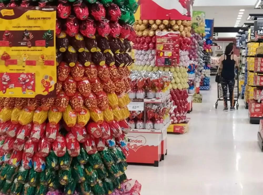 Preço alto e embalagem enganosa: Procon alerta consumidores para cuidados na compra de ovos de Páscoa