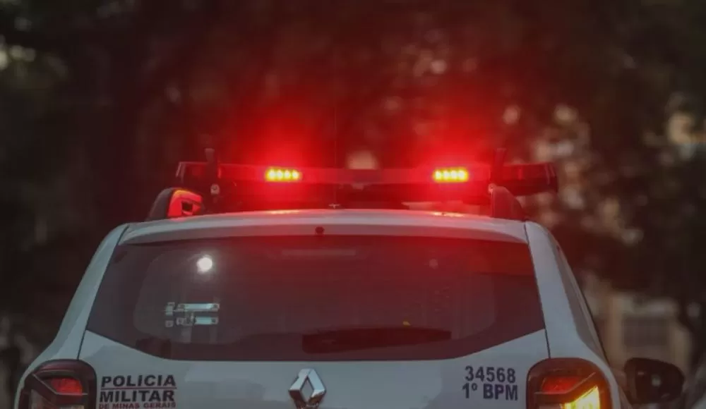 Falsos agentes de saúde aplicam golpe e furtam revólver e dinheiro de policial reformado em BH