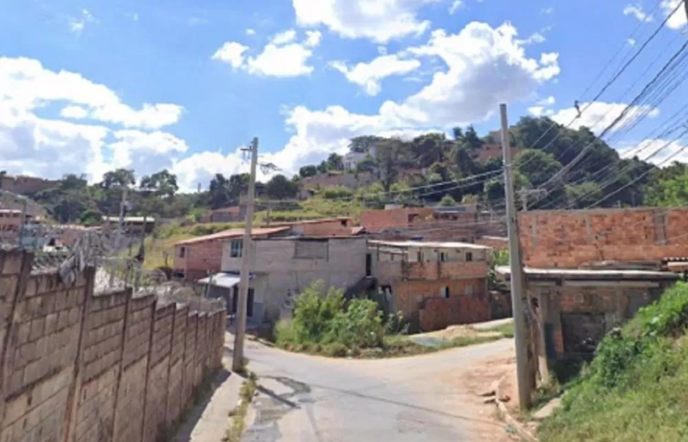 Adolescente é executado a tiros em Vespasiano e irmã é suspeita de mandar matar por dívida com o tráfico