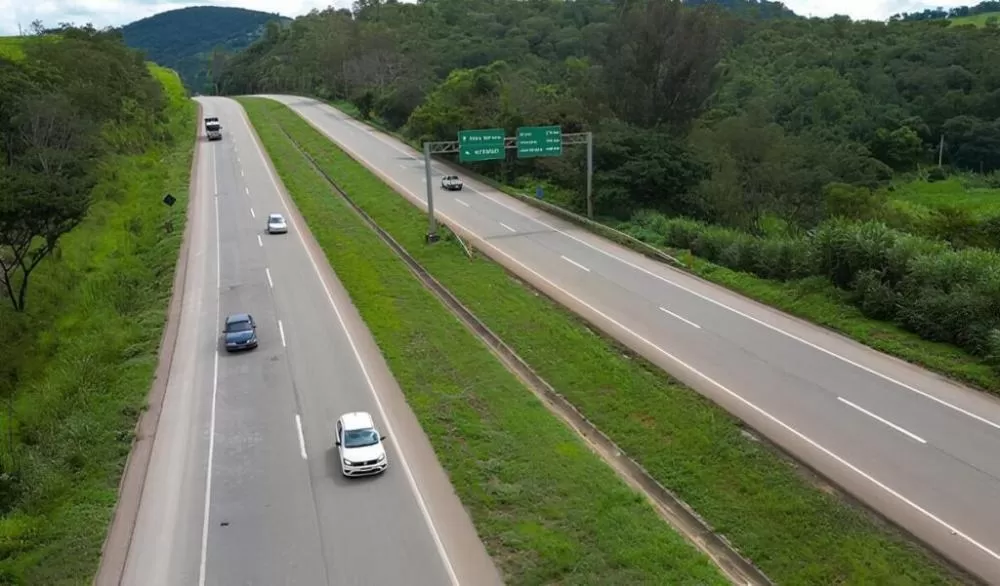 Empresas devolvem 31% dos trechos de BRs concedidos em Minas Gerais e pedágios disparam