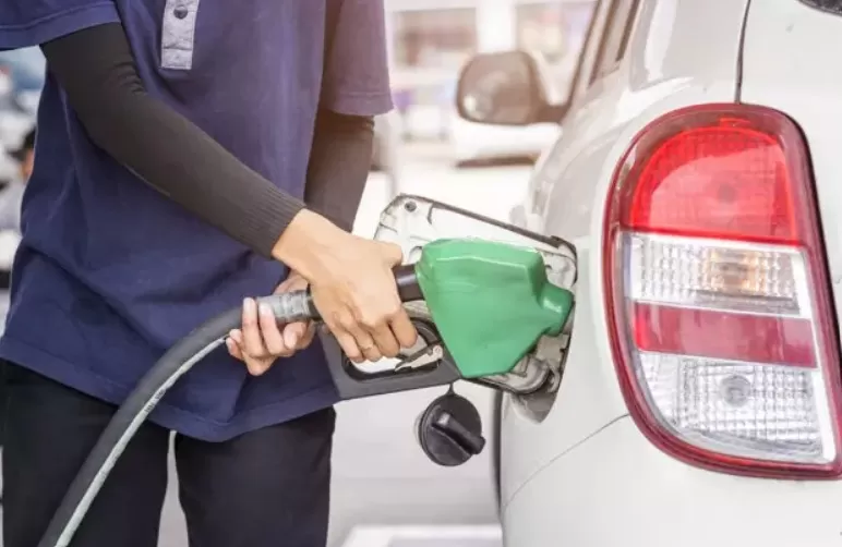 Gasolina sobe quase 5% em um mês na Grande BH, aponta pesquisa