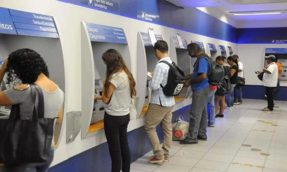 Trio é preso suspeito de aplicar golpes em caixas eletrônicos em Belo Horizonte