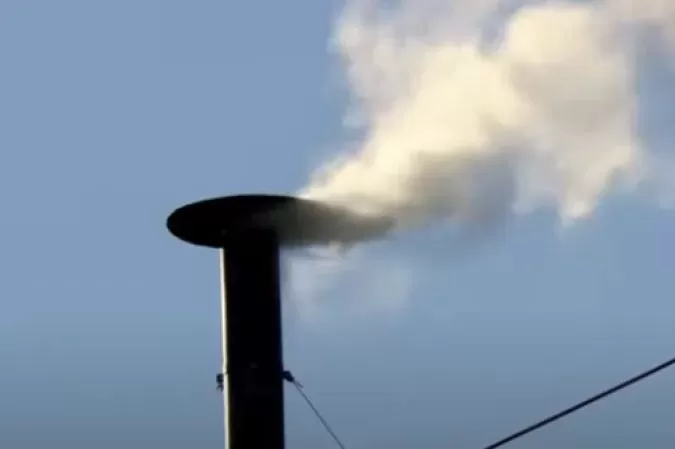 ‘Habemus Papam’: fumaça branca anuncia novo papa na Igreja Católica