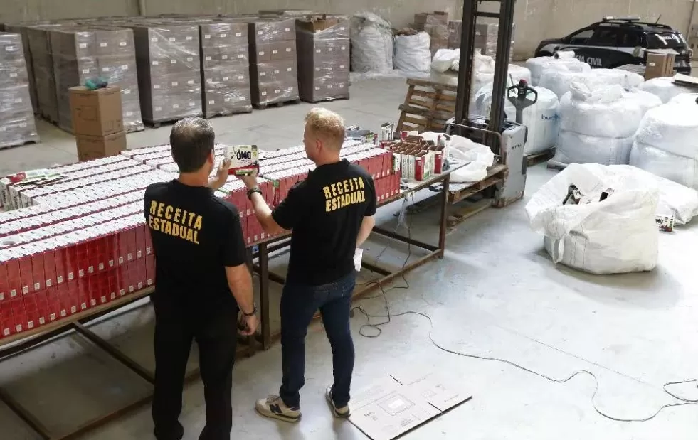 Grupo é preso por falsificar 40 toneladas de marca de sabão em pó famosa em MG