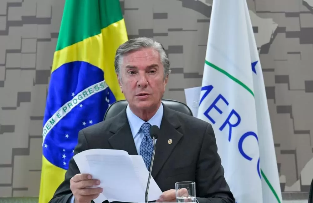 STF proíbe Fernando Collor de deixar o país e suspende seu passaporte diplomático