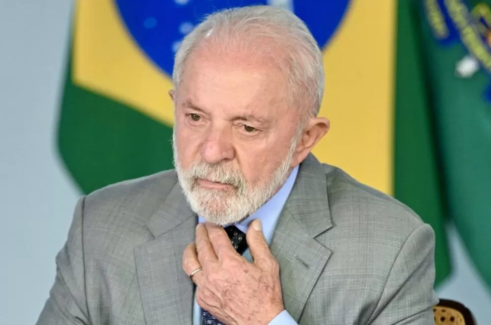 Lula é diagnosticado com labirintite e passa tarde em hospital de Brasília