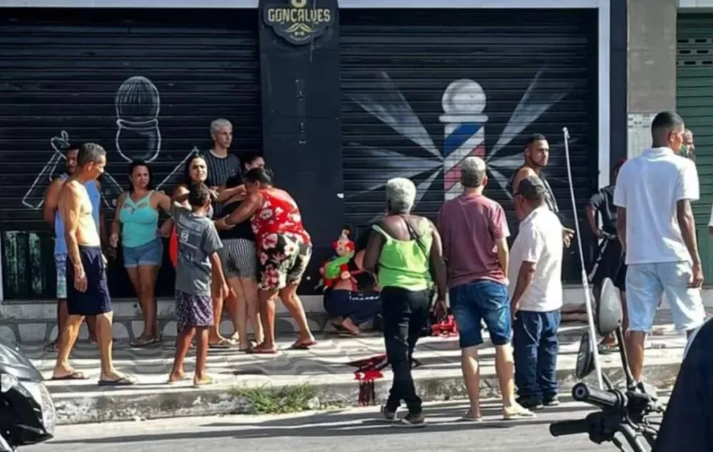 Jovem de 25 anos é executado a tiros em rua de Santa Luzia