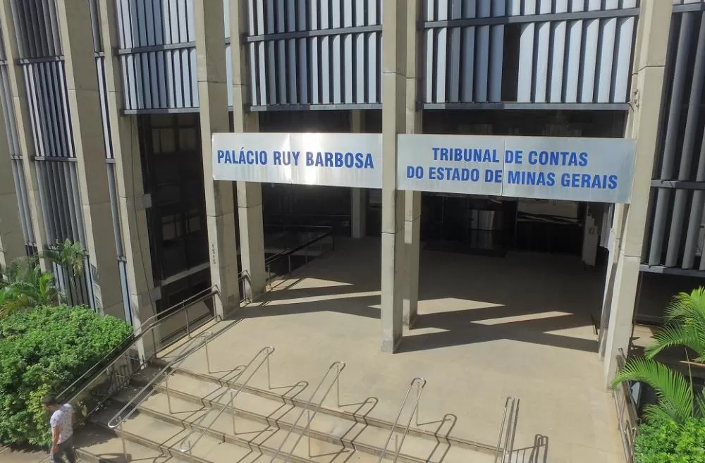 TCE-MG autoriza compra de uniformes para vereadores, desde que sem promoção pessoal ou partidária