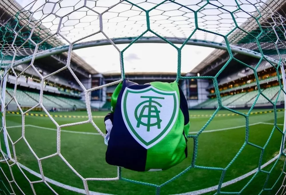 Enderson Moreira é anunciado como novo técnico do América após demissão de William Batista