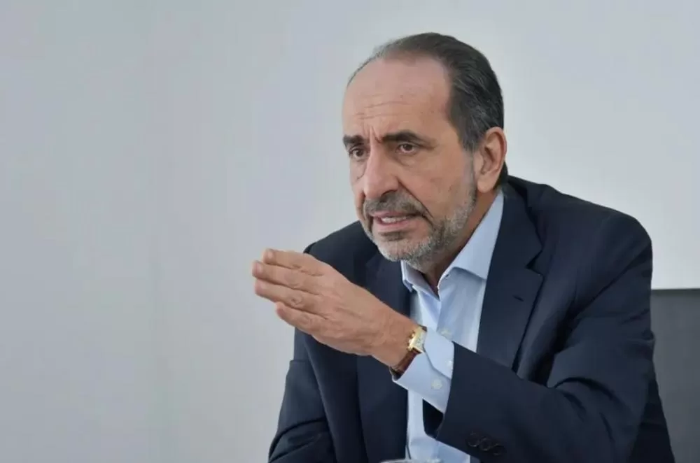 Kalil reaparece ao lado de Cláudio Castro e confirma retorno à disputa pelo governo de Minas em 2026