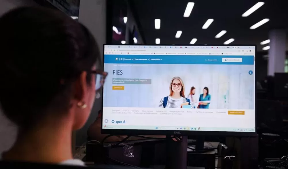 Queda de 94% na adesão ao Fies em 11 anos e inadimplência atinge 60% dos contratos