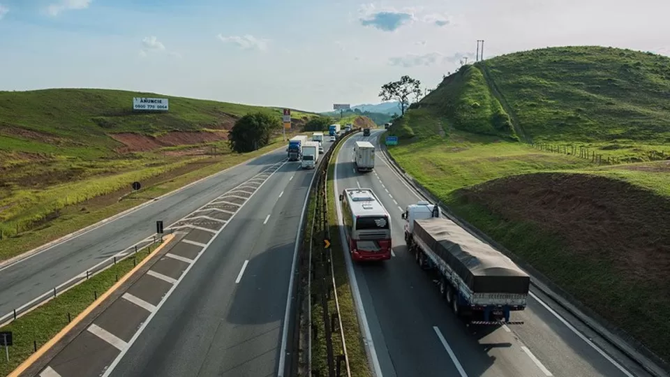 Investimento de Zema triplica dívida de Minas com a União e mira novo ciclo logístico